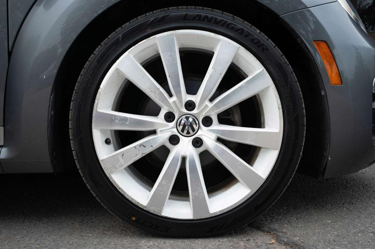 2014 Volkswagen Beetle 1.8T CONVERTIBLE Photo