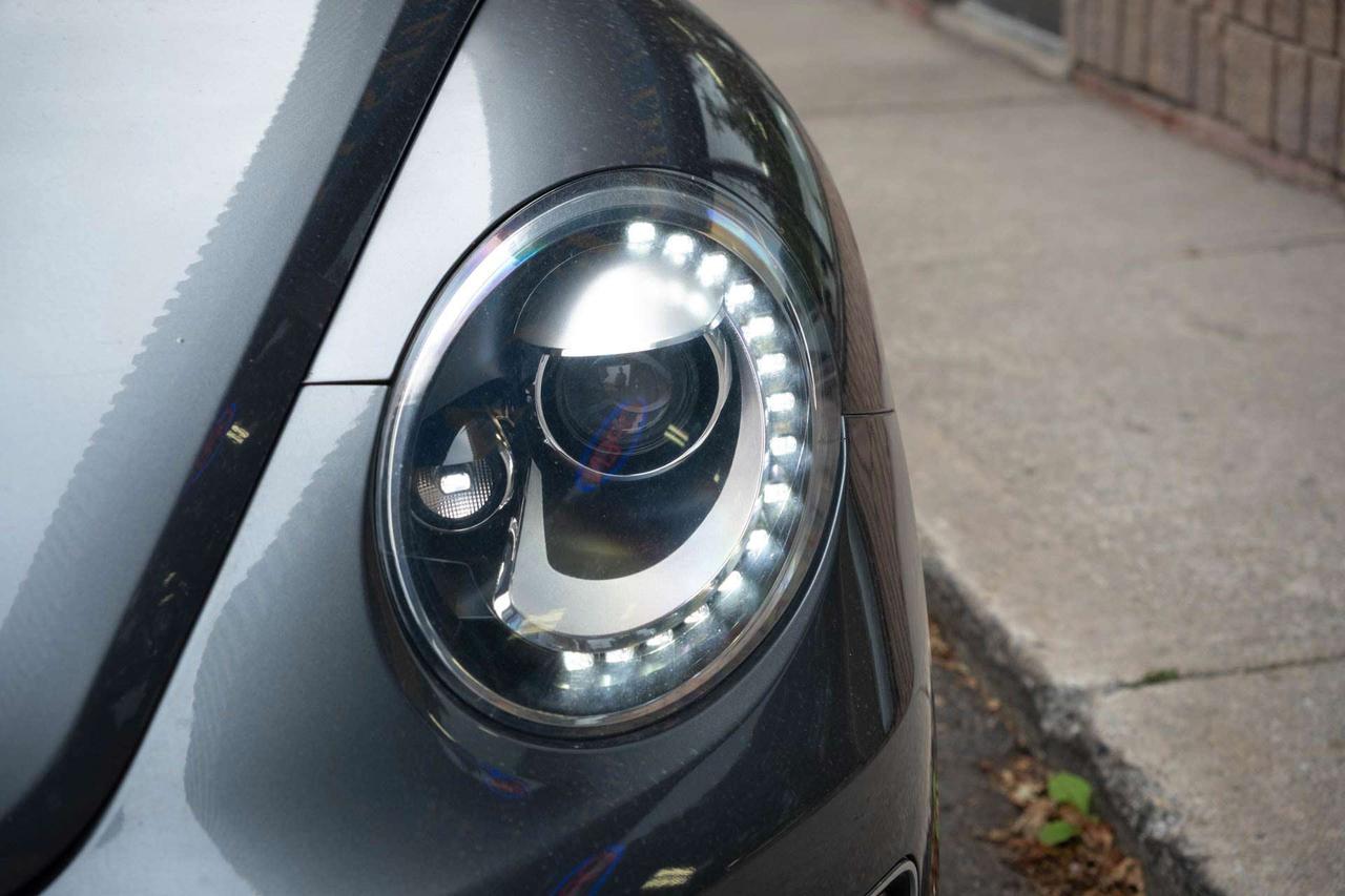 2014 Volkswagen Beetle 1.8T CONVERTIBLE Photo