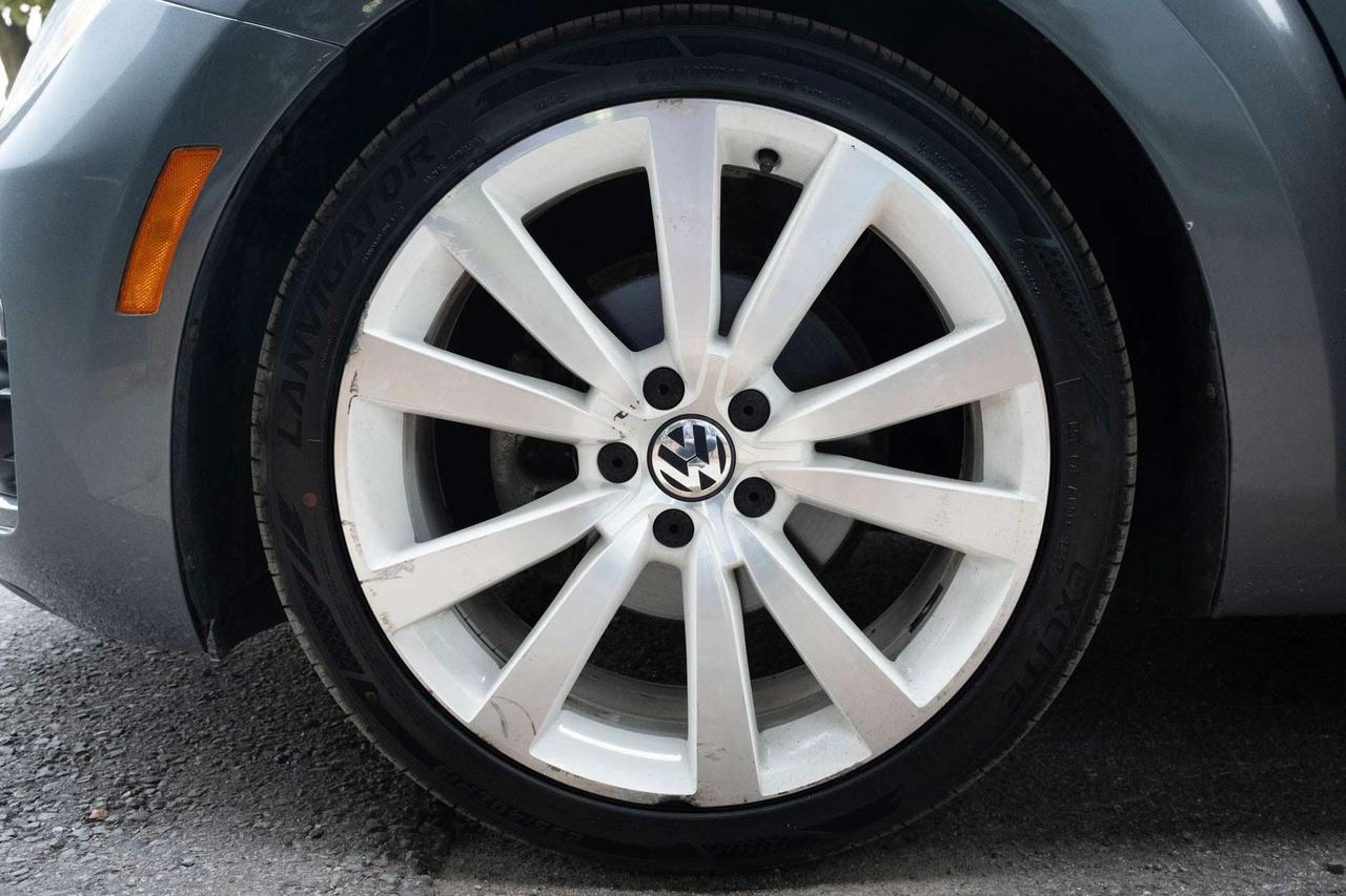 2014 Volkswagen Beetle 1.8T CONVERTIBLE Photo