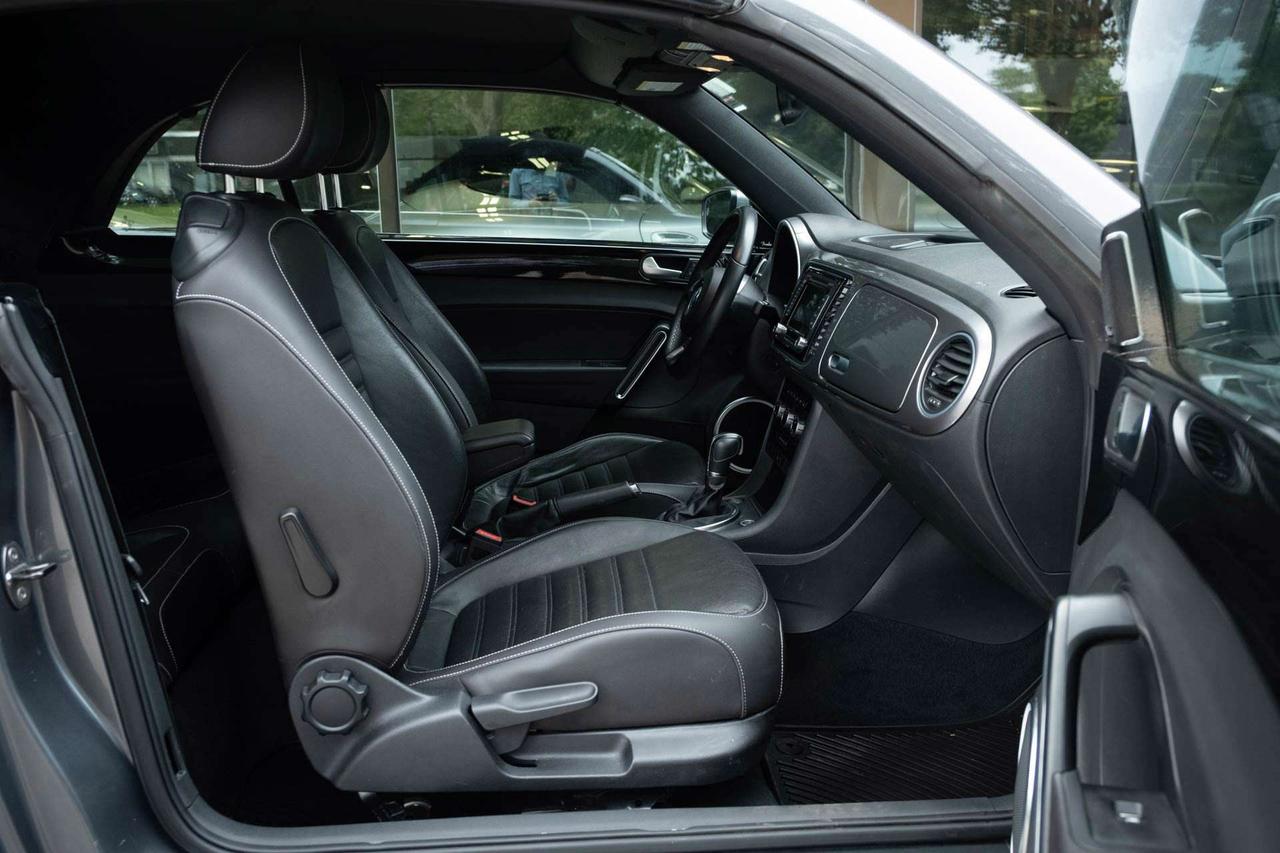 2014 Volkswagen Beetle 1.8T CONVERTIBLE Photo