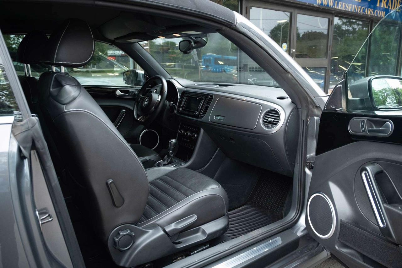 2014 Volkswagen Beetle 1.8T CONVERTIBLE Photo