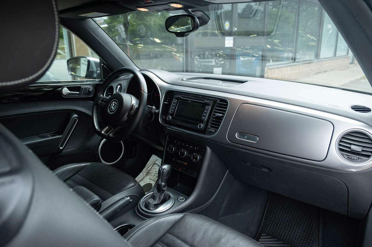 2014 Volkswagen Beetle 1.8T CONVERTIBLE Photo