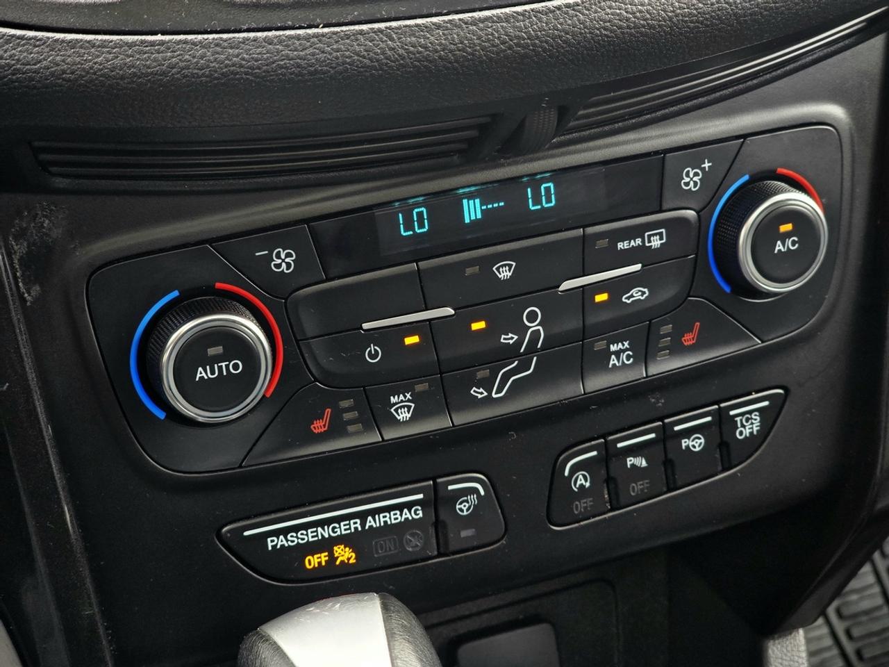 2017 Ford Escape 4WD TITANIUM Photo