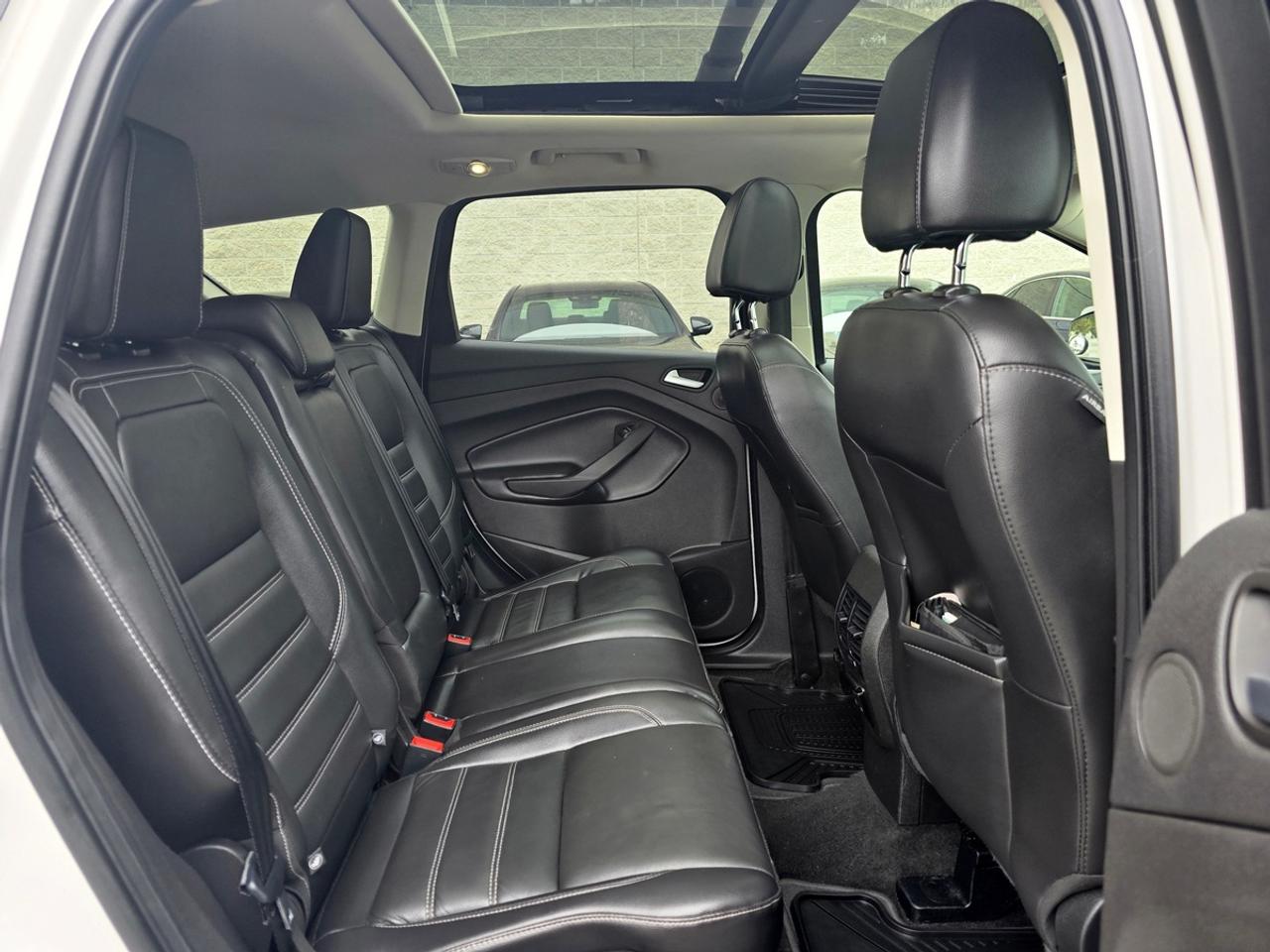 2017 Ford Escape 4WD TITANIUM Photo
