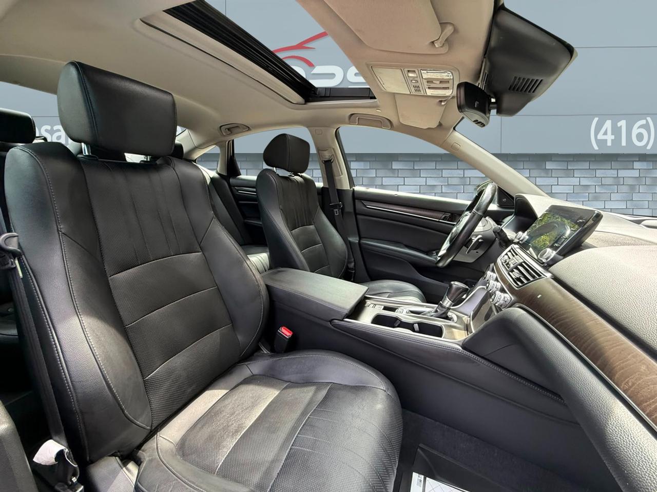 2019 Honda Accord Touring Photo