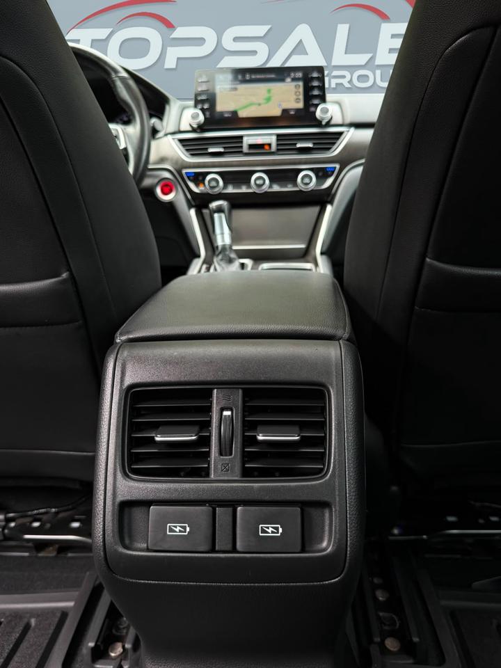 2019 Honda Accord Touring Photo
