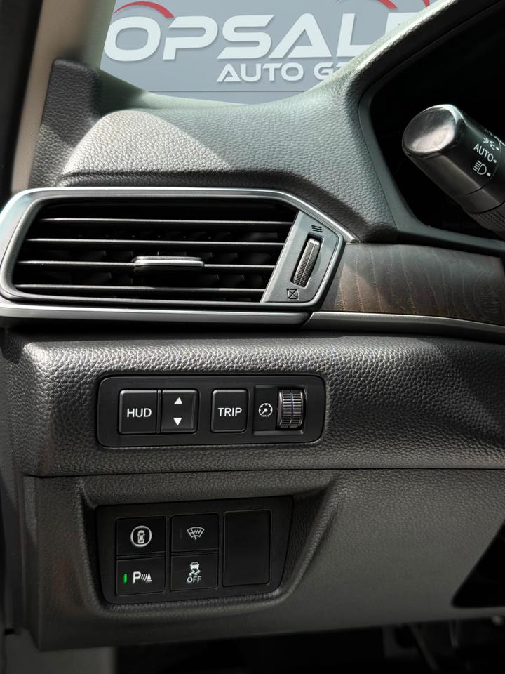 2019 Honda Accord Touring Photo