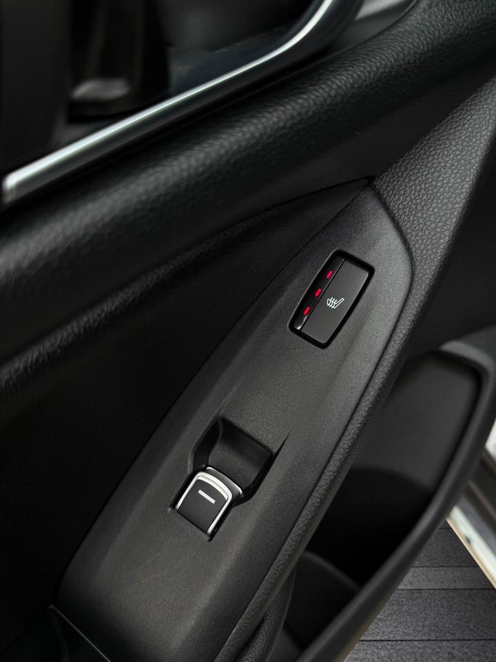 2019 Honda Accord Touring Photo