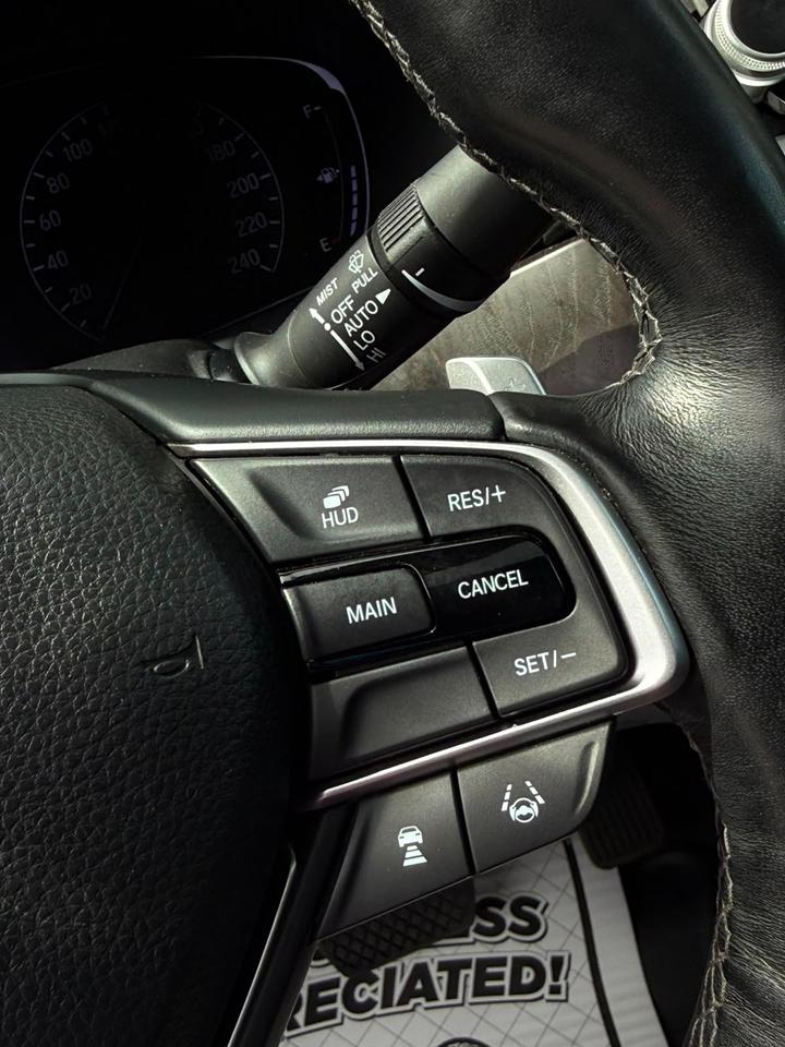 2019 Honda Accord Touring Photo
