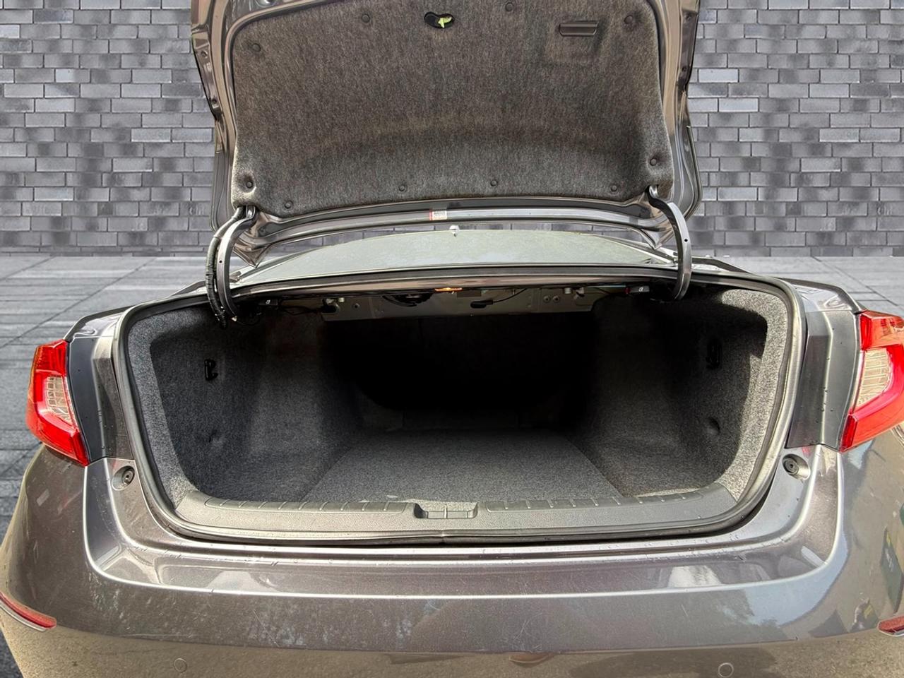 2019 Honda Accord Touring Photo