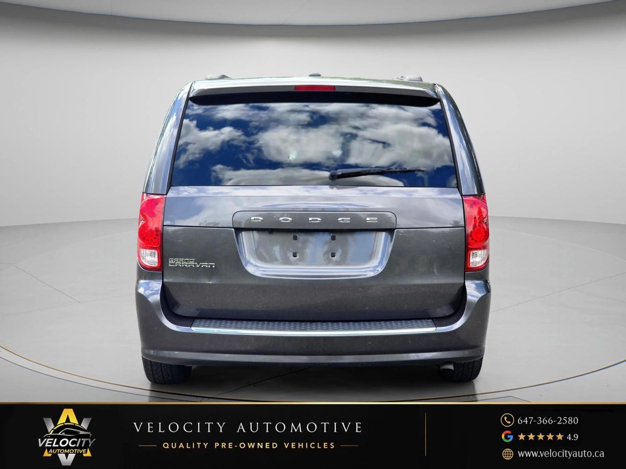 2018 Dodge Grand Caravan SXT Premium Plus | Clean Carfax! Photo