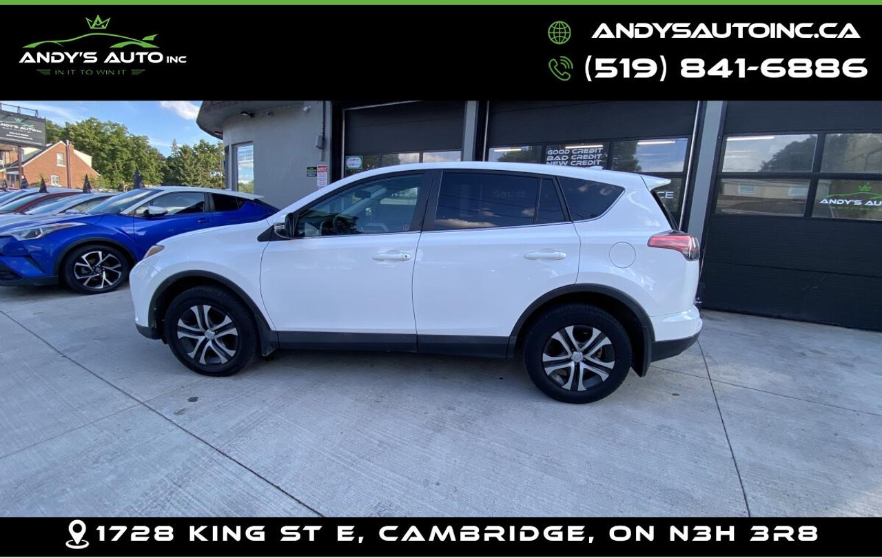 2016 Toyota RAV4 ! AWD ! LOW KM ! KEYLESS ENTRY ! CHARGING POR LE ! AWD ! LOW KM ! KEYLESS ENTRY ! CHARGING PORTS Photo