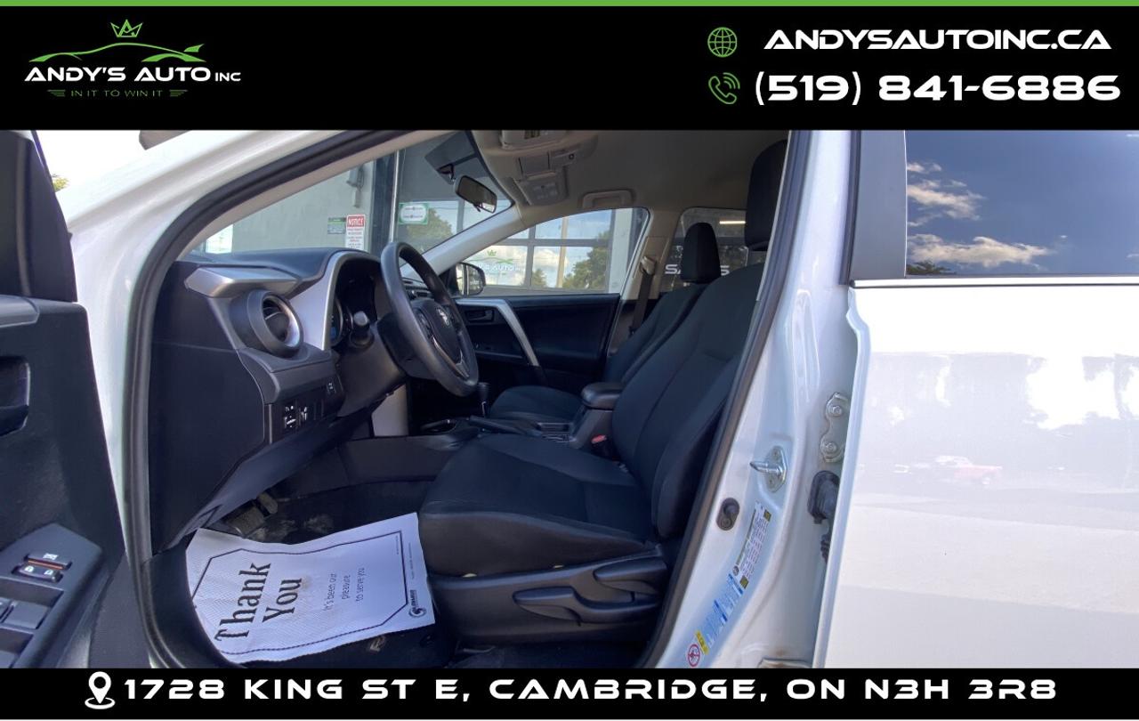 2016 Toyota RAV4 ! AWD ! LOW KM ! KEYLESS ENTRY ! CHARGING POR LE ! AWD ! LOW KM ! KEYLESS ENTRY ! CHARGING PORTS Photo