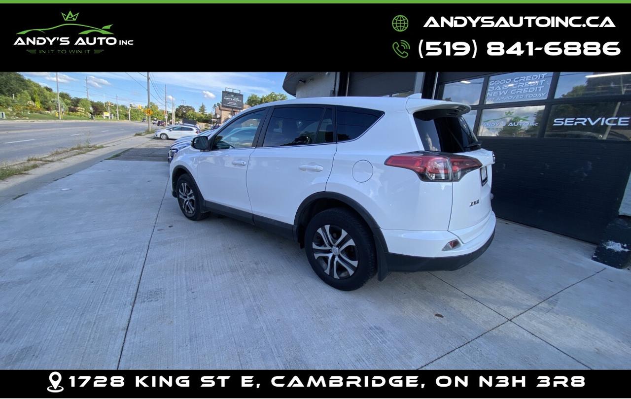 2016 Toyota RAV4 ! AWD ! LOW KM ! KEYLESS ENTRY ! CHARGING POR LE ! AWD ! LOW KM ! KEYLESS ENTRY ! CHARGING PORTS Photo