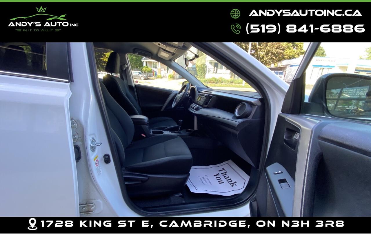 2016 Toyota RAV4 ! AWD ! LOW KM ! KEYLESS ENTRY ! CHARGING POR LE ! AWD ! LOW KM ! KEYLESS ENTRY ! CHARGING PORTS Photo