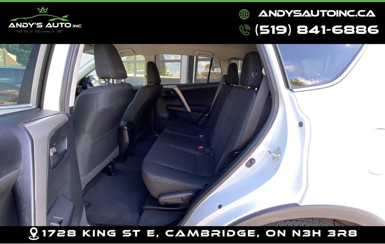 2016 Toyota RAV4 ! AWD ! LOW KM ! KEYLESS ENTRY ! CHARGING POR LE ! AWD ! LOW KM ! KEYLESS ENTRY ! CHARGING PORTS Photo