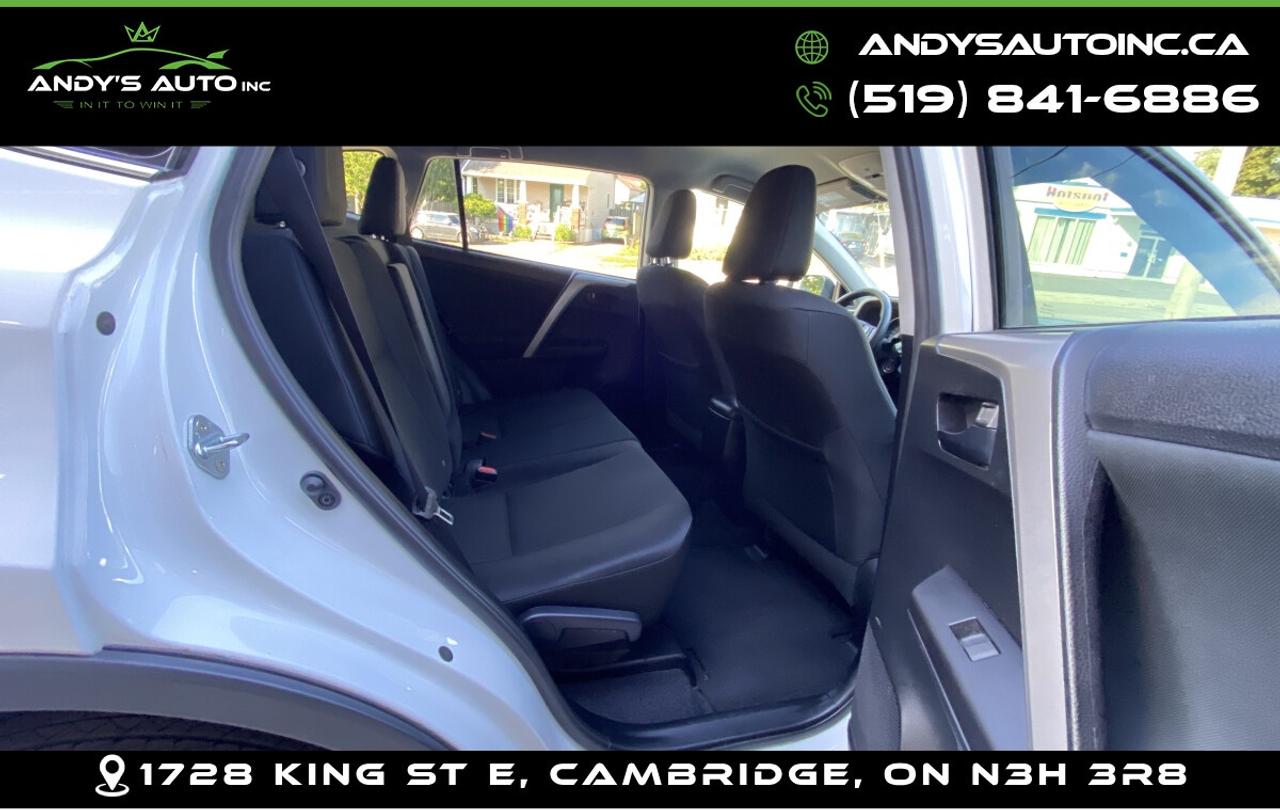 2016 Toyota RAV4 ! AWD ! LOW KM ! KEYLESS ENTRY ! CHARGING POR LE ! AWD ! LOW KM ! KEYLESS ENTRY ! CHARGING PORTS Photo