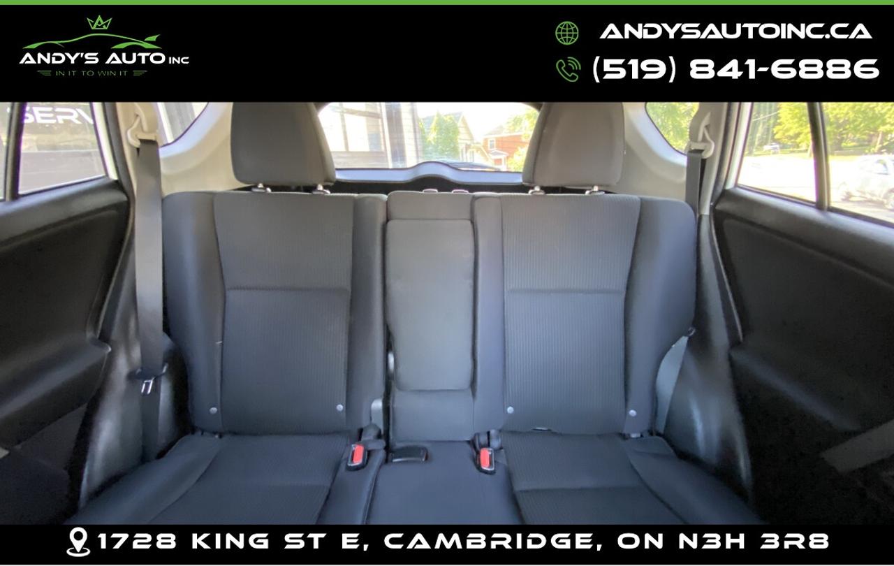 2016 Toyota RAV4 ! AWD ! LOW KM ! KEYLESS ENTRY ! CHARGING POR LE ! AWD ! LOW KM ! KEYLESS ENTRY ! CHARGING PORTS Photo