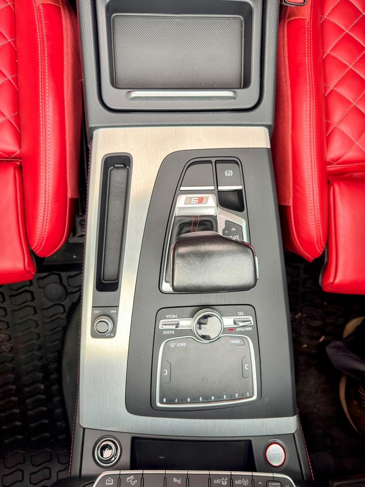 2018 Audi SQ5 PROGRESSIV Photo