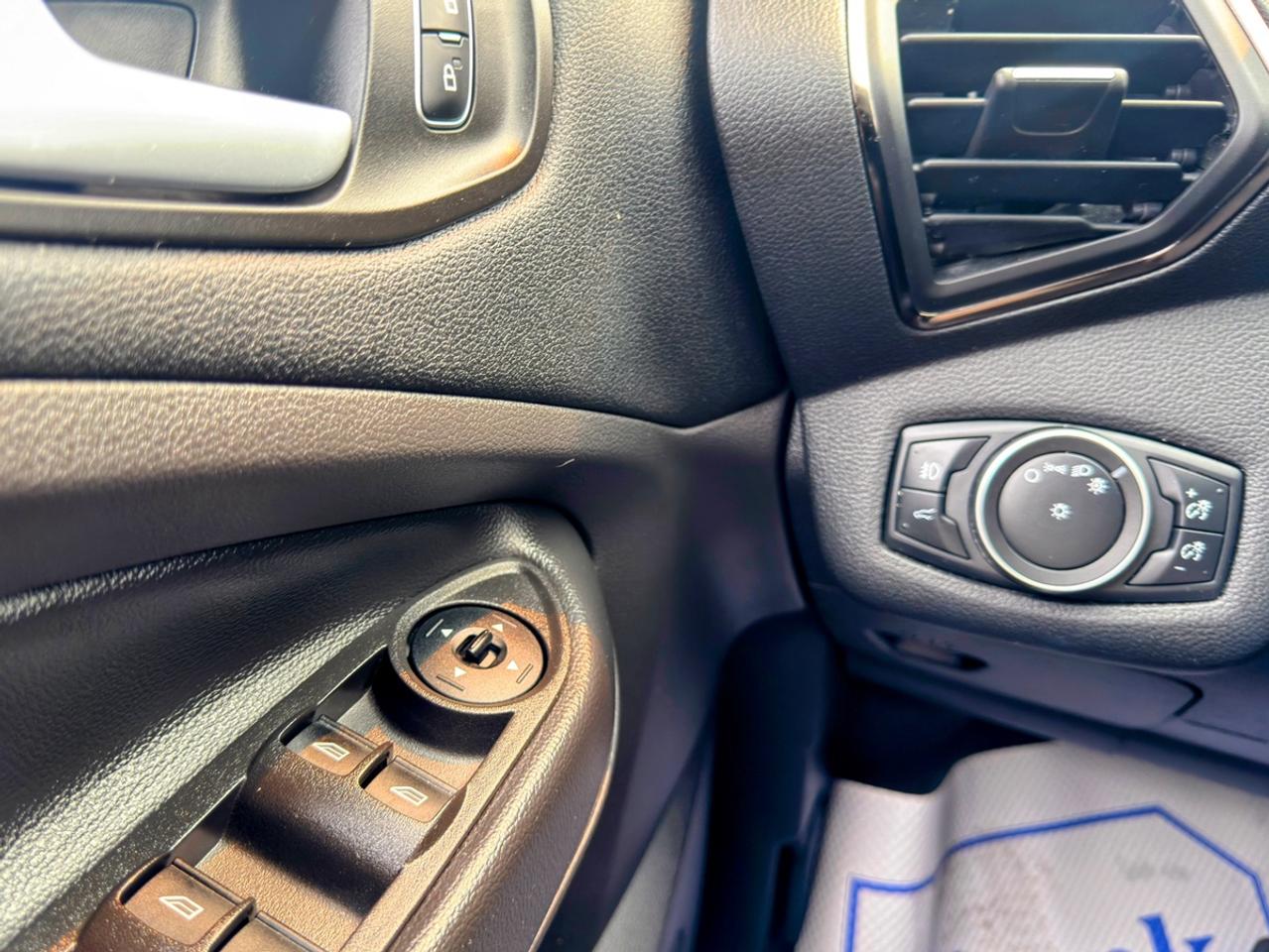 2018 Ford Escape SEL Photo