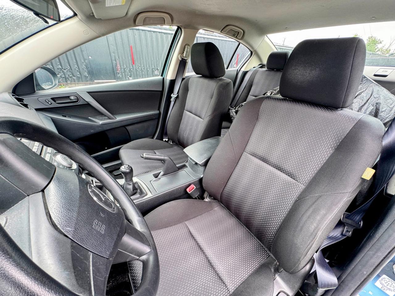 2010 Mazda MAZDA3 GX Photo