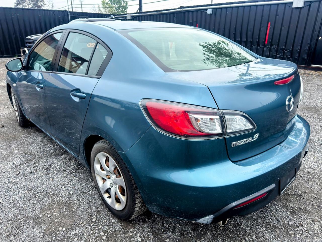 2010 Mazda MAZDA3 GX Photo