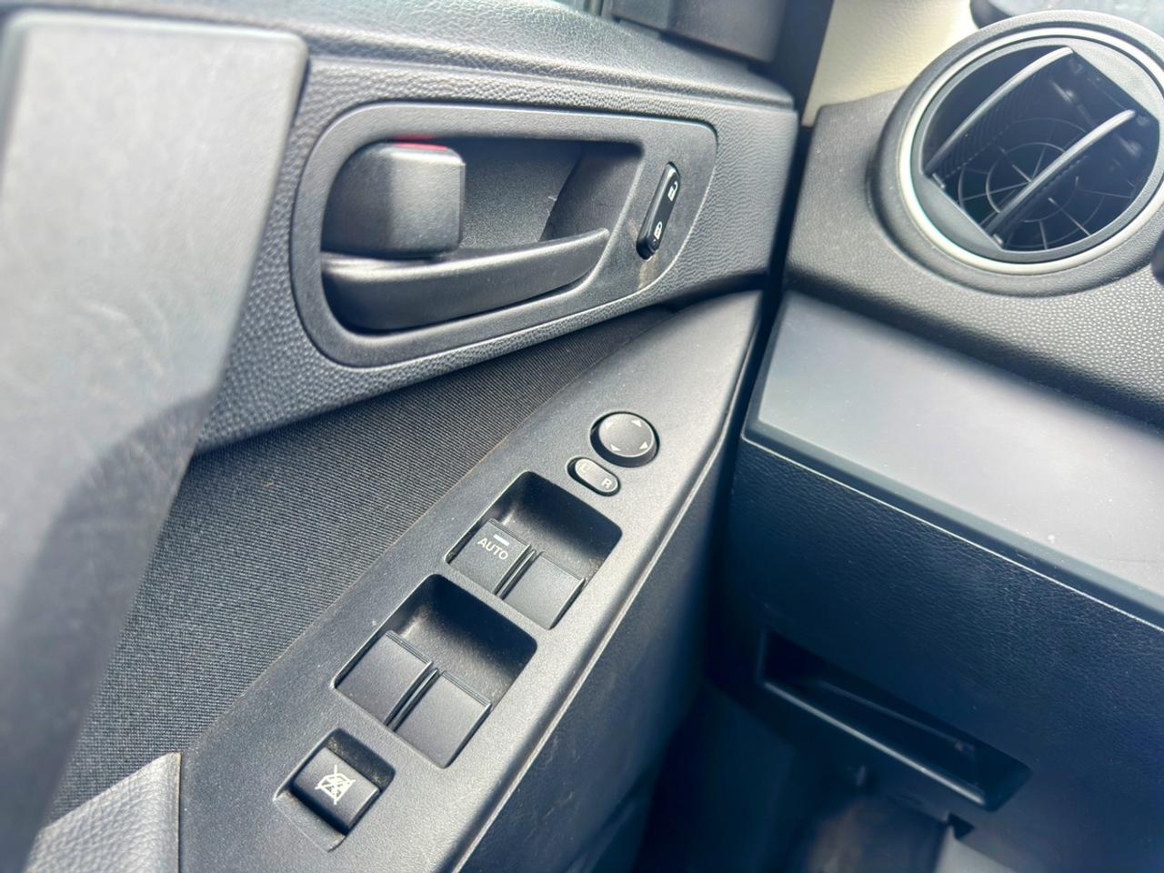 2010 Mazda MAZDA3 GX Photo