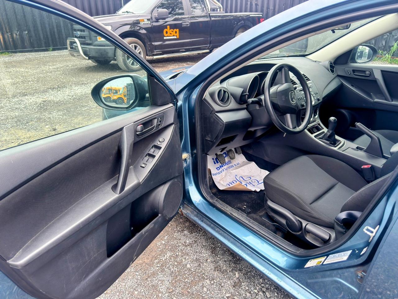 2010 Mazda MAZDA3 GX Photo