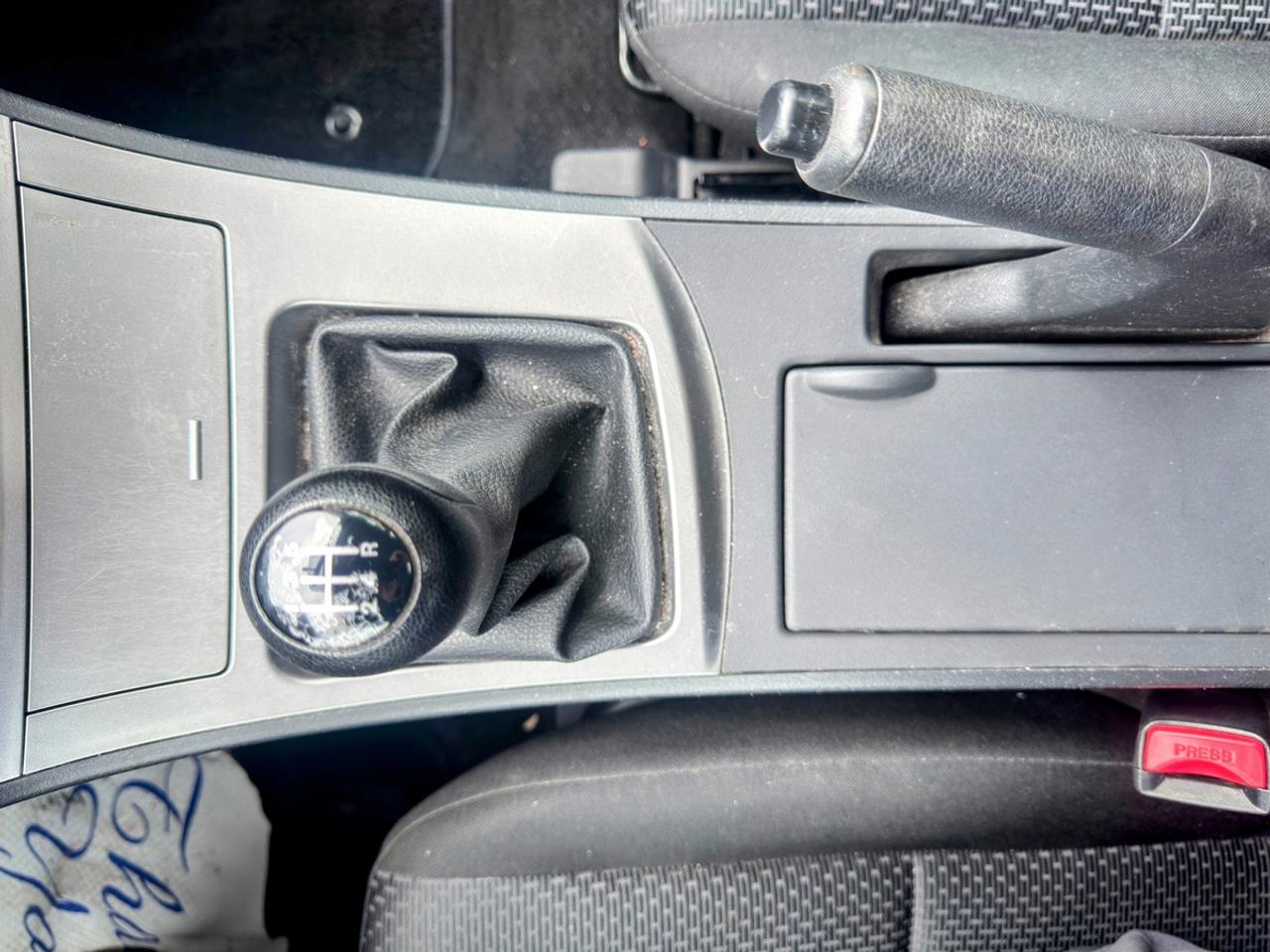 2010 Mazda MAZDA3 GX Photo