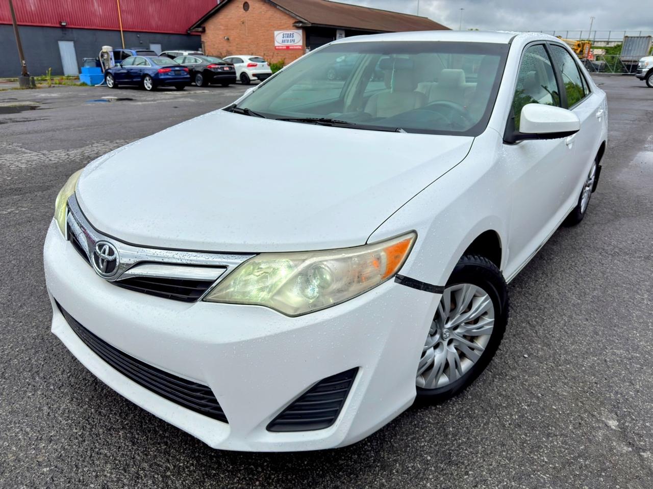2012 Toyota Camry LE Photo0