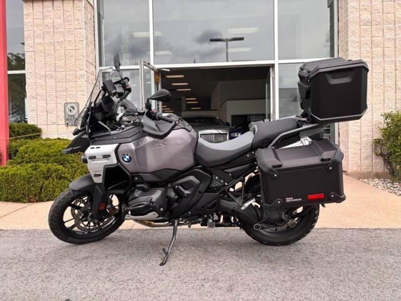 2026 BMW R 1300 Gsa Triple Black  Photo0