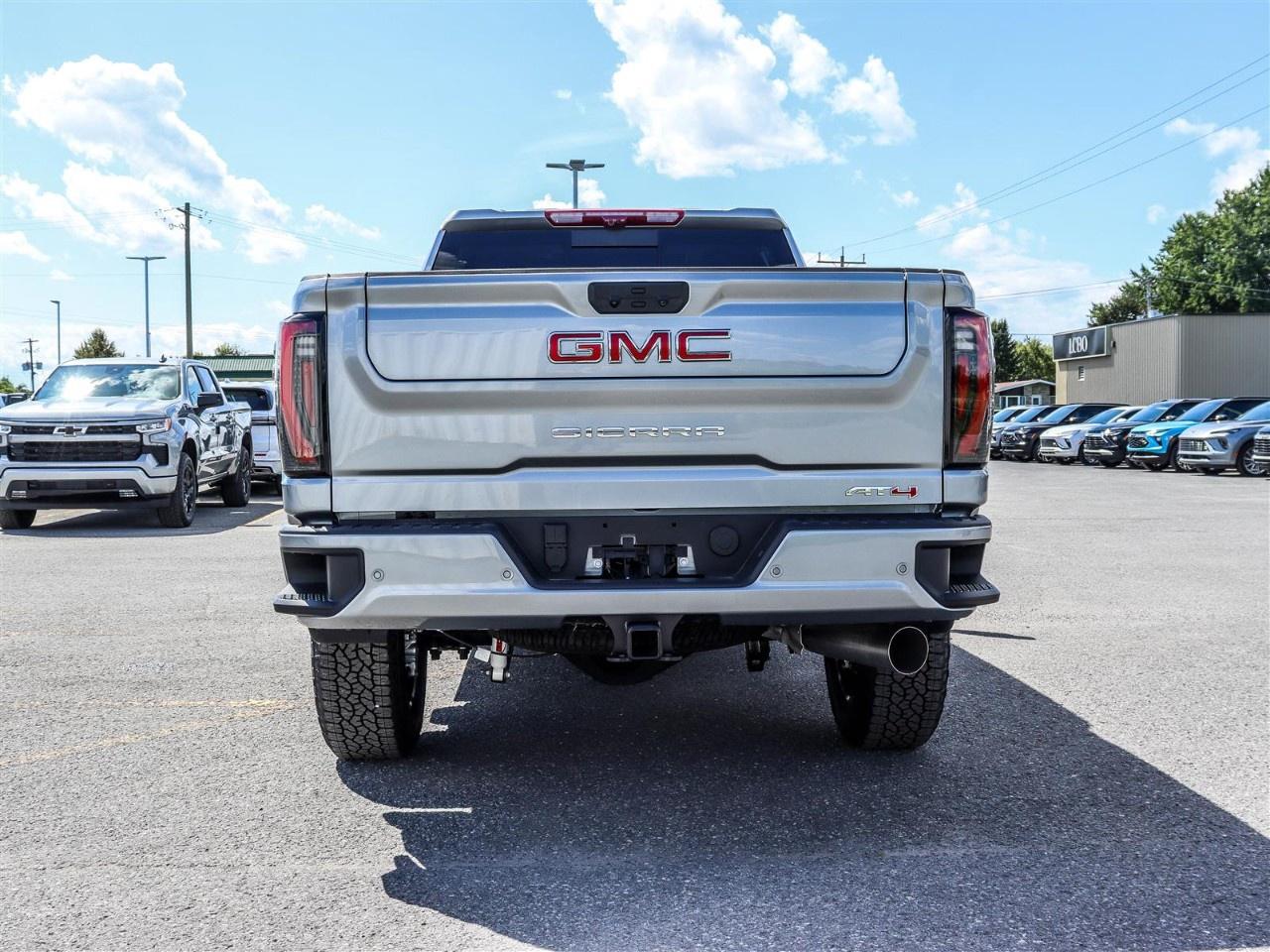 2026 GMC Sierra 3500HD 4WD Crew Cab Standard Box AT4 Photo3