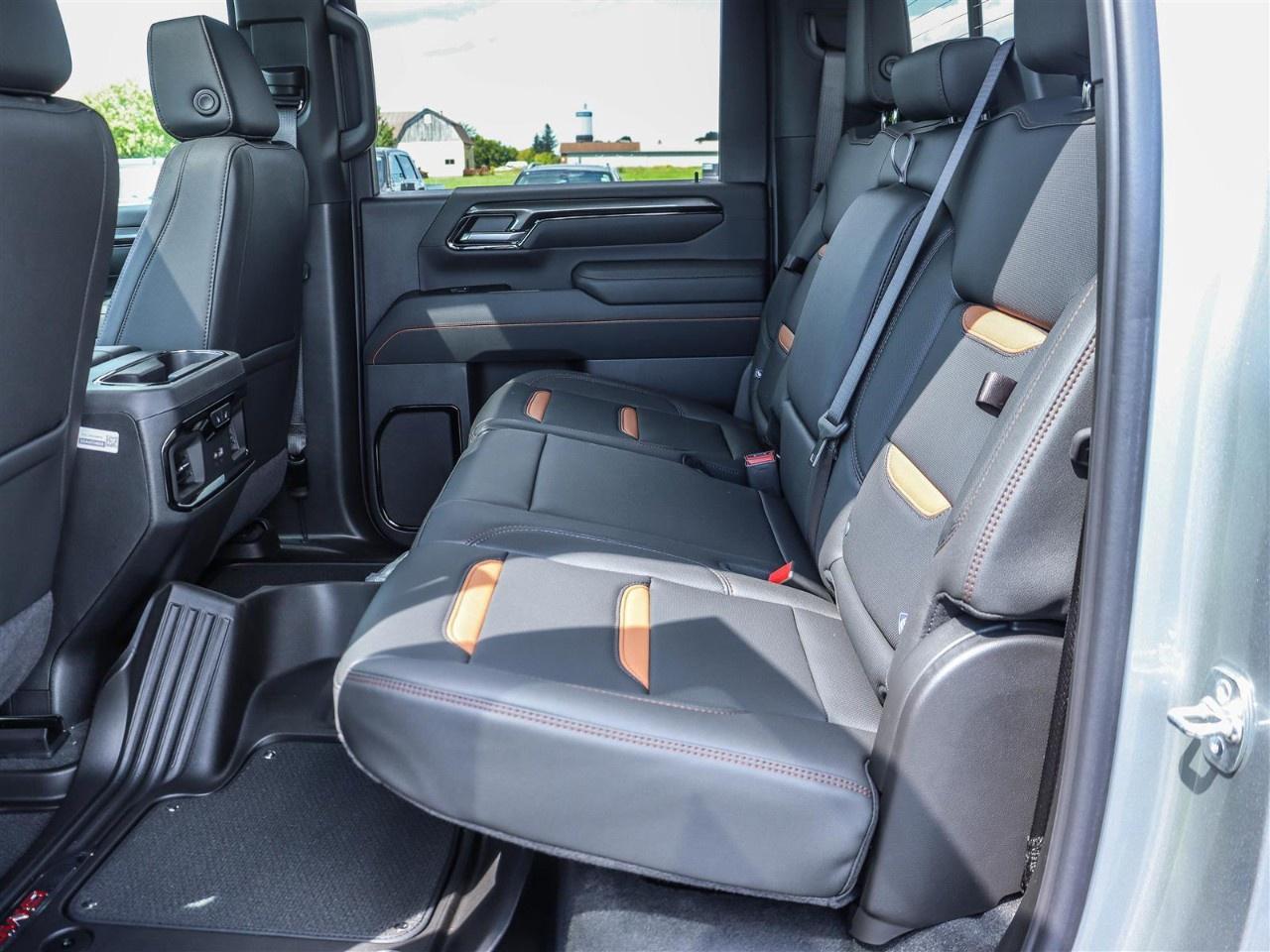 2026 GMC Sierra 3500HD 4WD Crew Cab Standard Box AT4 Photo