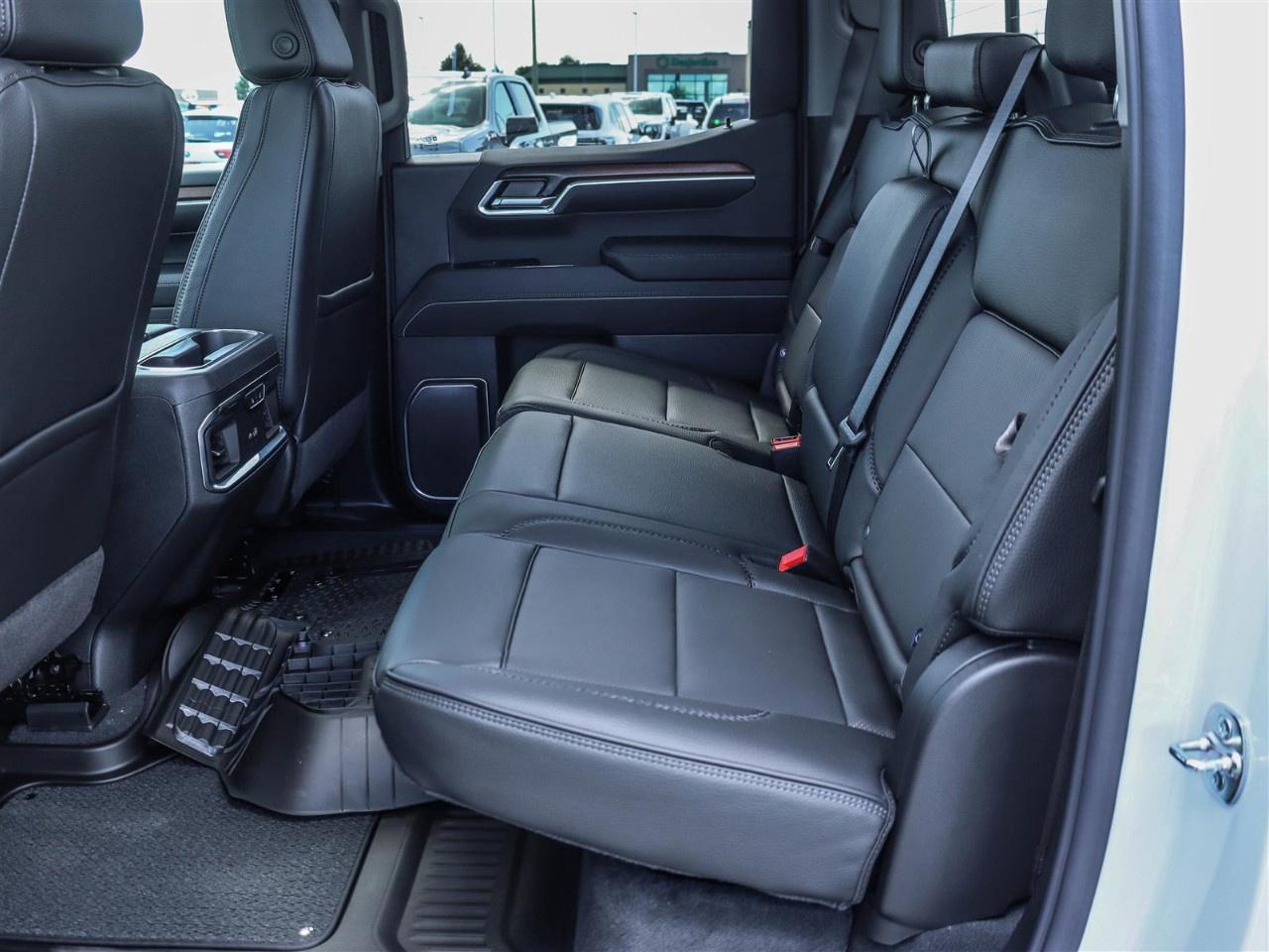 2026 GMC Sierra 1500 Crew Cab Short Box 4-Wheel Drive Denali Photo