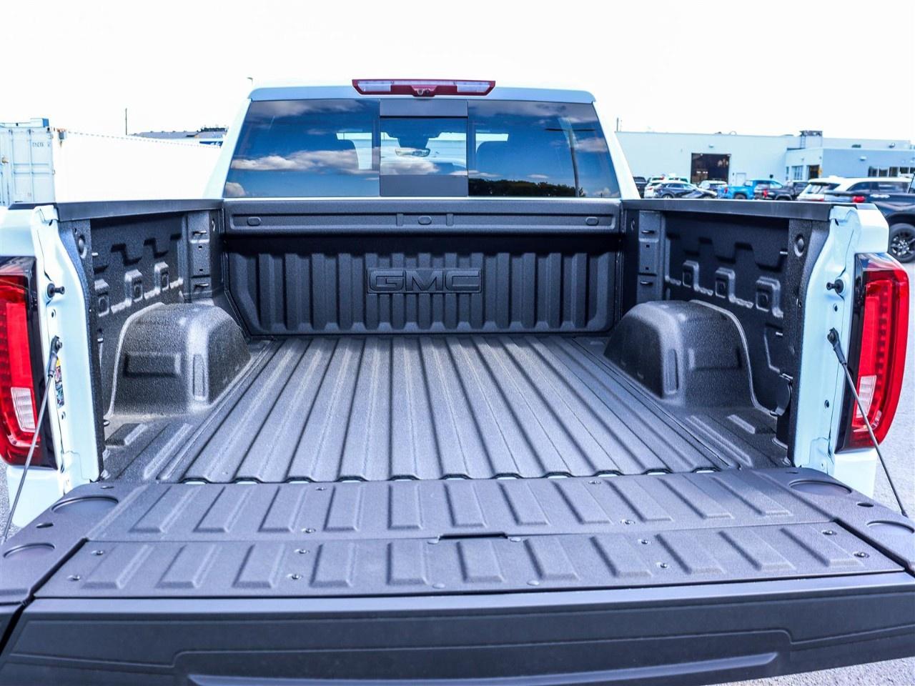 2026 GMC Sierra 1500 Crew Cab Short Box 4-Wheel Drive Denali Photo