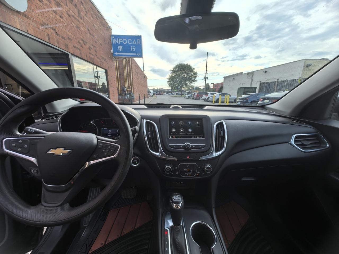 2019 Chevrolet Equinox LT Photo