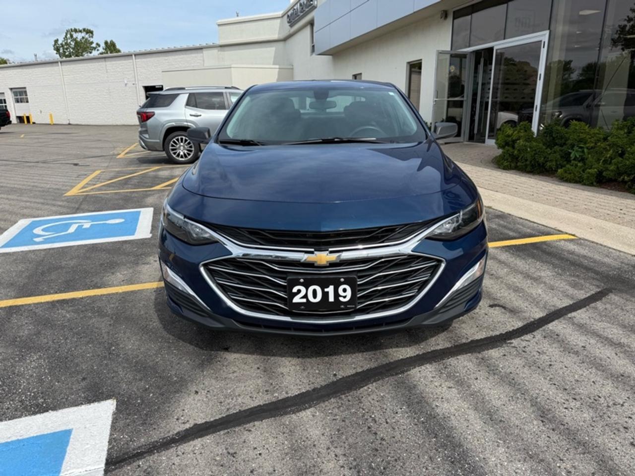 2019 Chevrolet Malibu LS Photo1