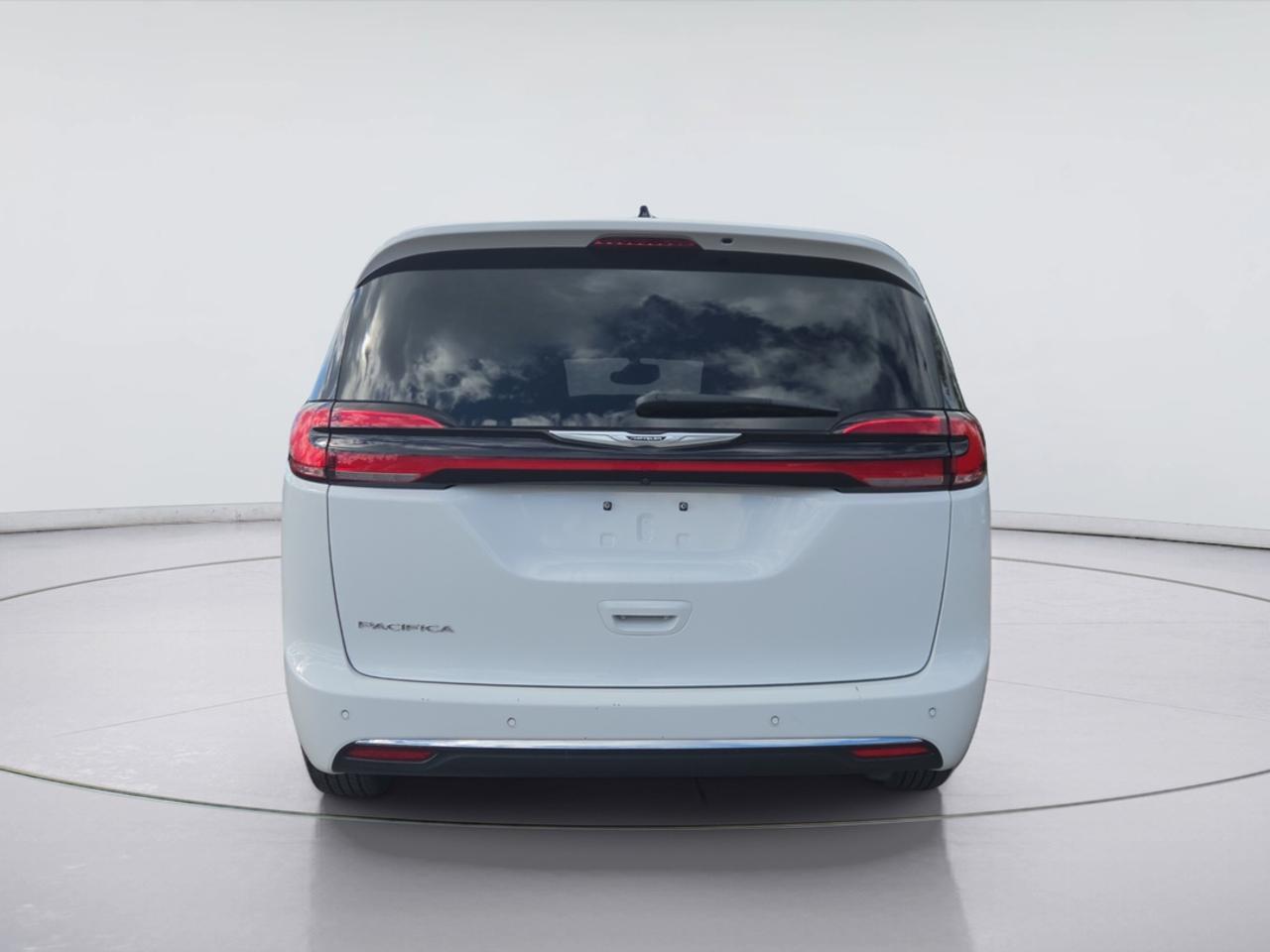 2024 Chrysler Pacifica Leather, Navigation, Power Doors, Blind Spot Photo