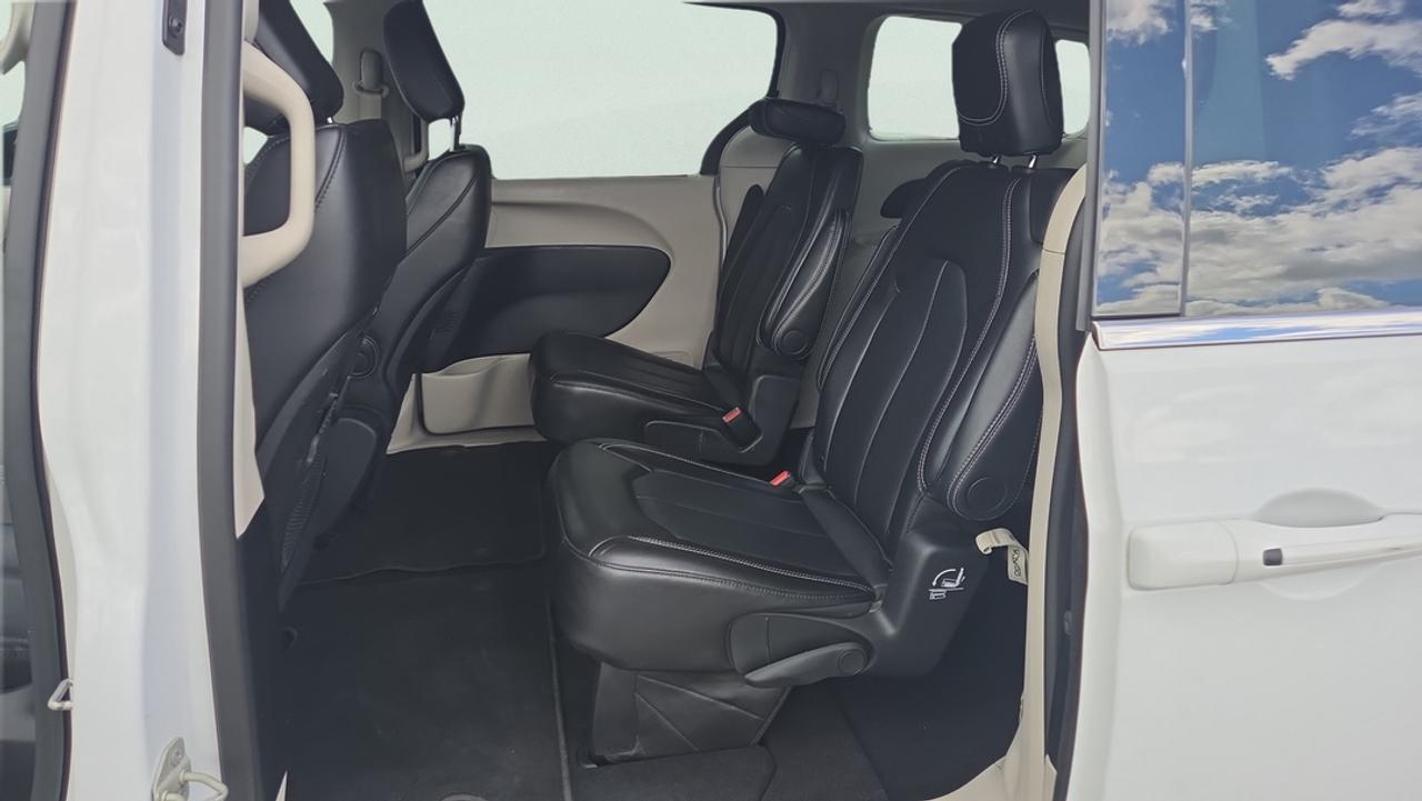 2024 Chrysler Pacifica Leather, Navigation, Power Doors, Blind Spot Photo