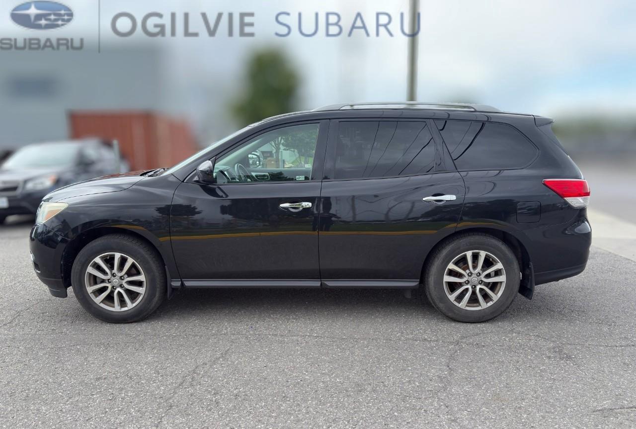 2015 Nissan Pathfinder SV 4dr 4x4 Photo