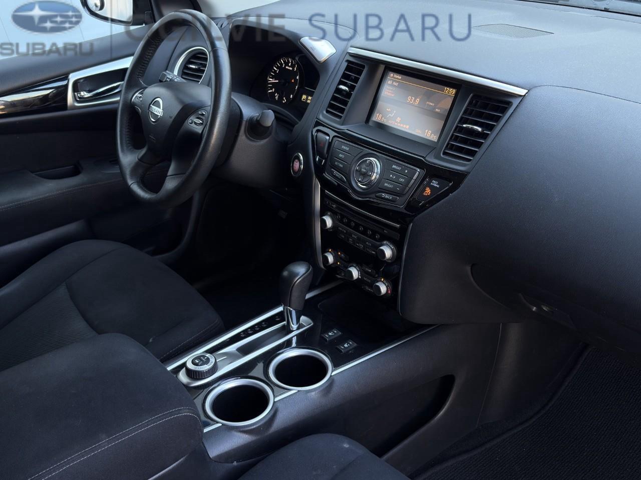 2015 Nissan Pathfinder SV 4dr 4x4 Photo