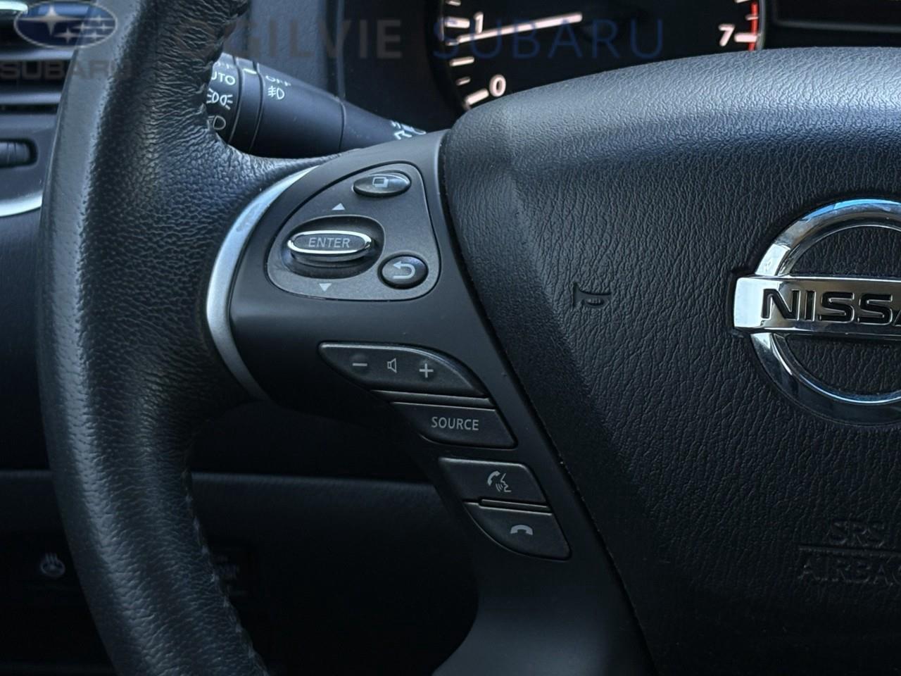 2015 Nissan Pathfinder SV 4dr 4x4 Photo
