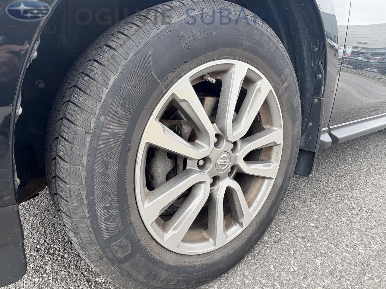2015 Nissan Pathfinder SV 4dr 4x4 Photo