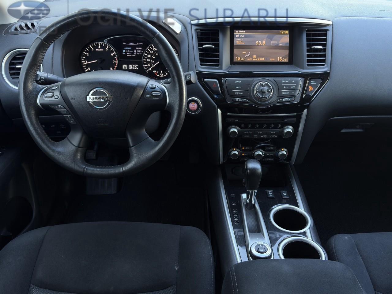 2015 Nissan Pathfinder SV 4dr 4x4 Photo