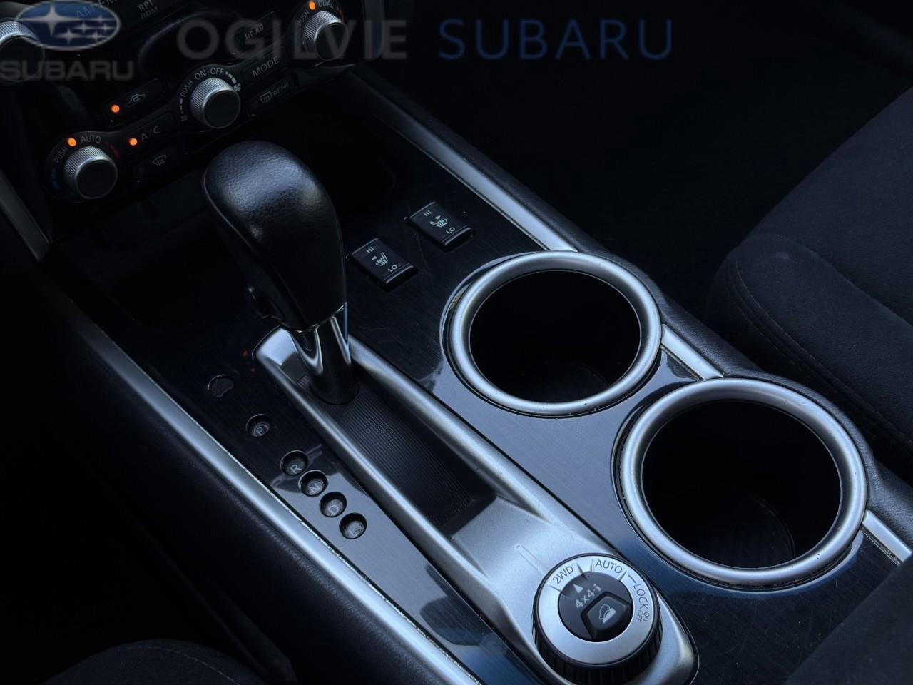 2015 Nissan Pathfinder SV 4dr 4x4 Photo