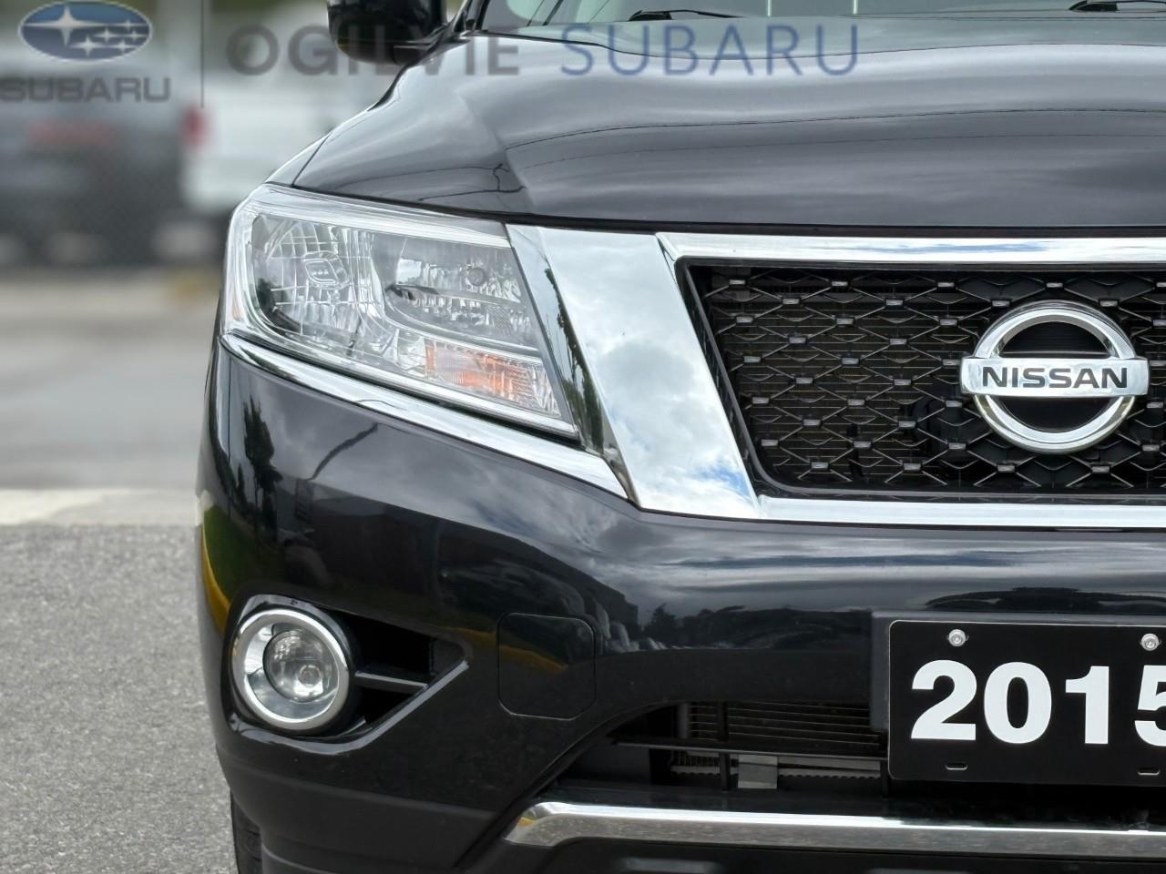 2015 Nissan Pathfinder SV 4dr 4x4 Photo