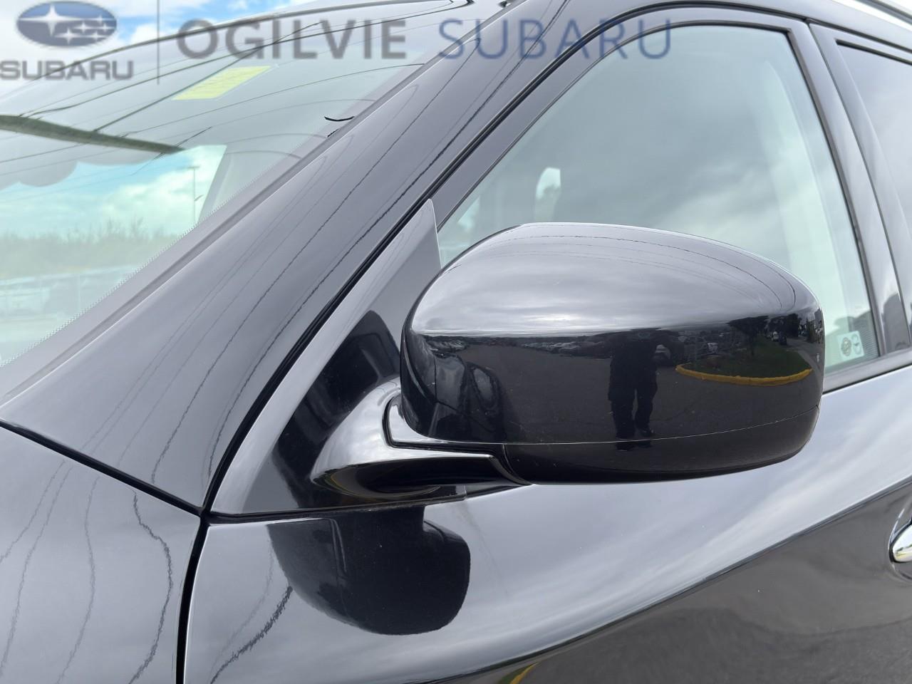 2015 Nissan Pathfinder SV 4dr 4x4 Photo