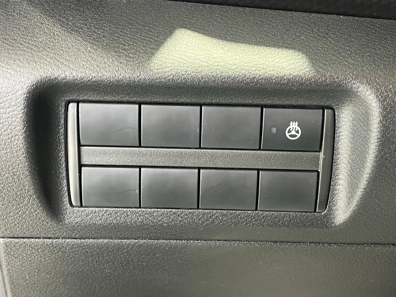 2024 Nissan Kicks SV FWD Photo