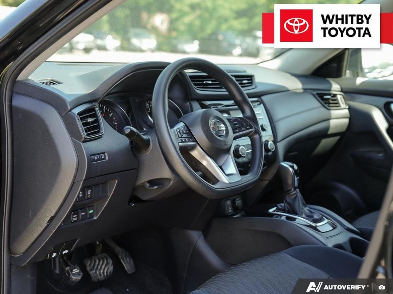2017 Nissan Rogue SV 2.5L Photo