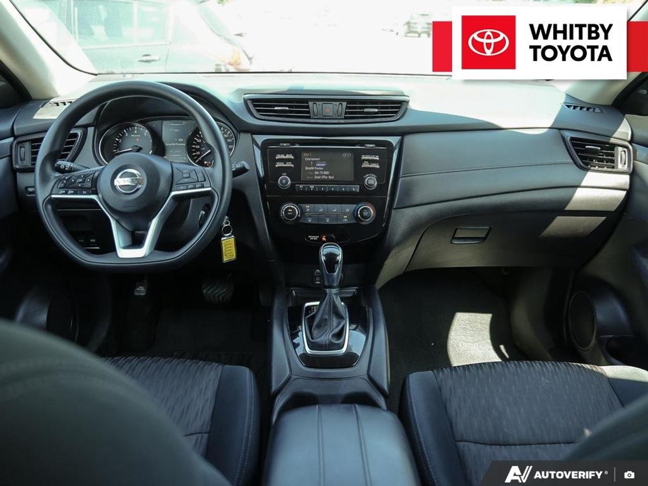 2017 Nissan Rogue SV 2.5L Photo